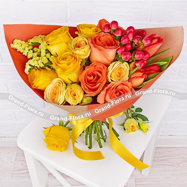 Цветочный десерт - букет с желтыми и оранжевыми розами
